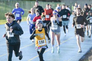 Residents don running shoes for annual holiday 5K
